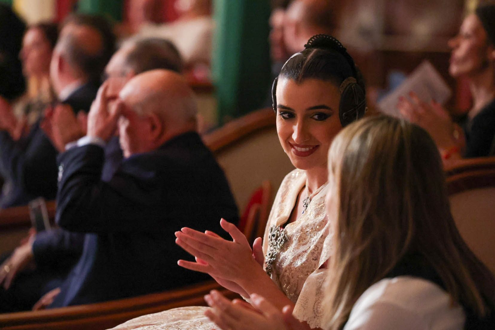 aderezos de fallera Valentia