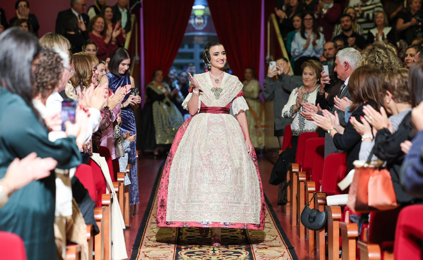 aderezos de fallera Valentia