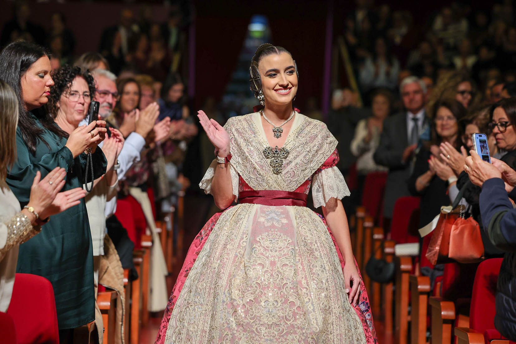 aderezos de fallera Valentia