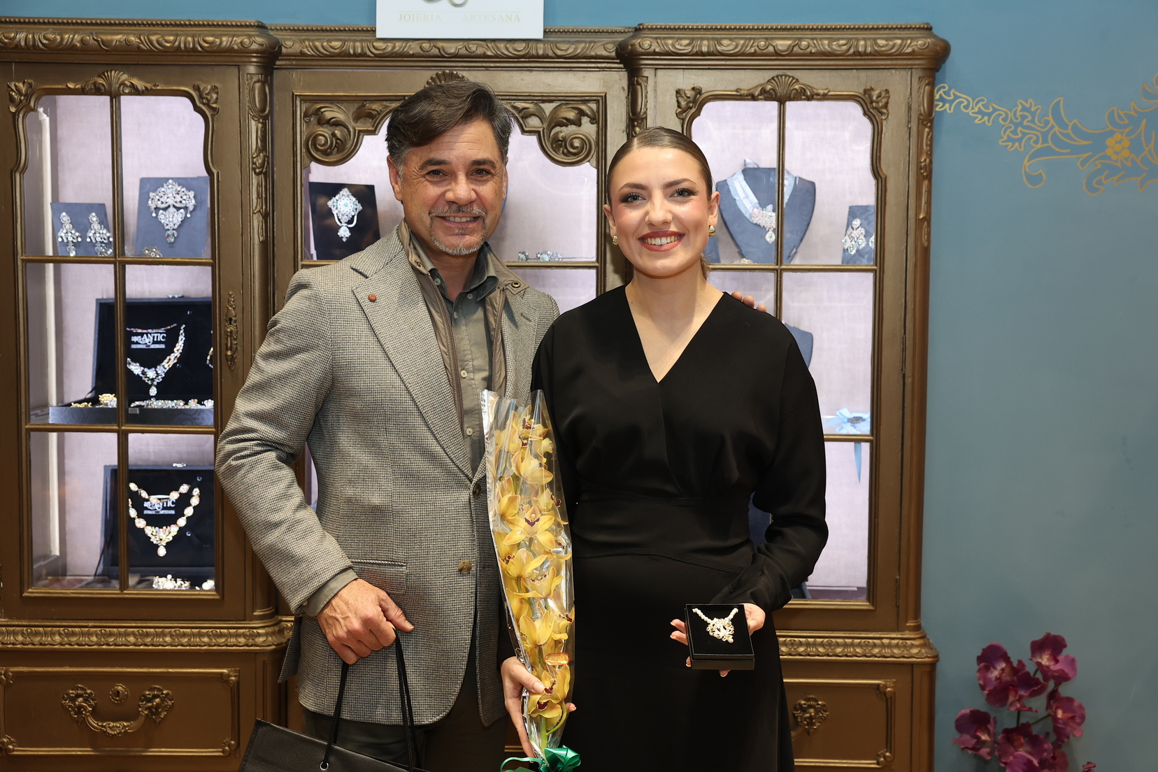 aderezos de fallera Valentia