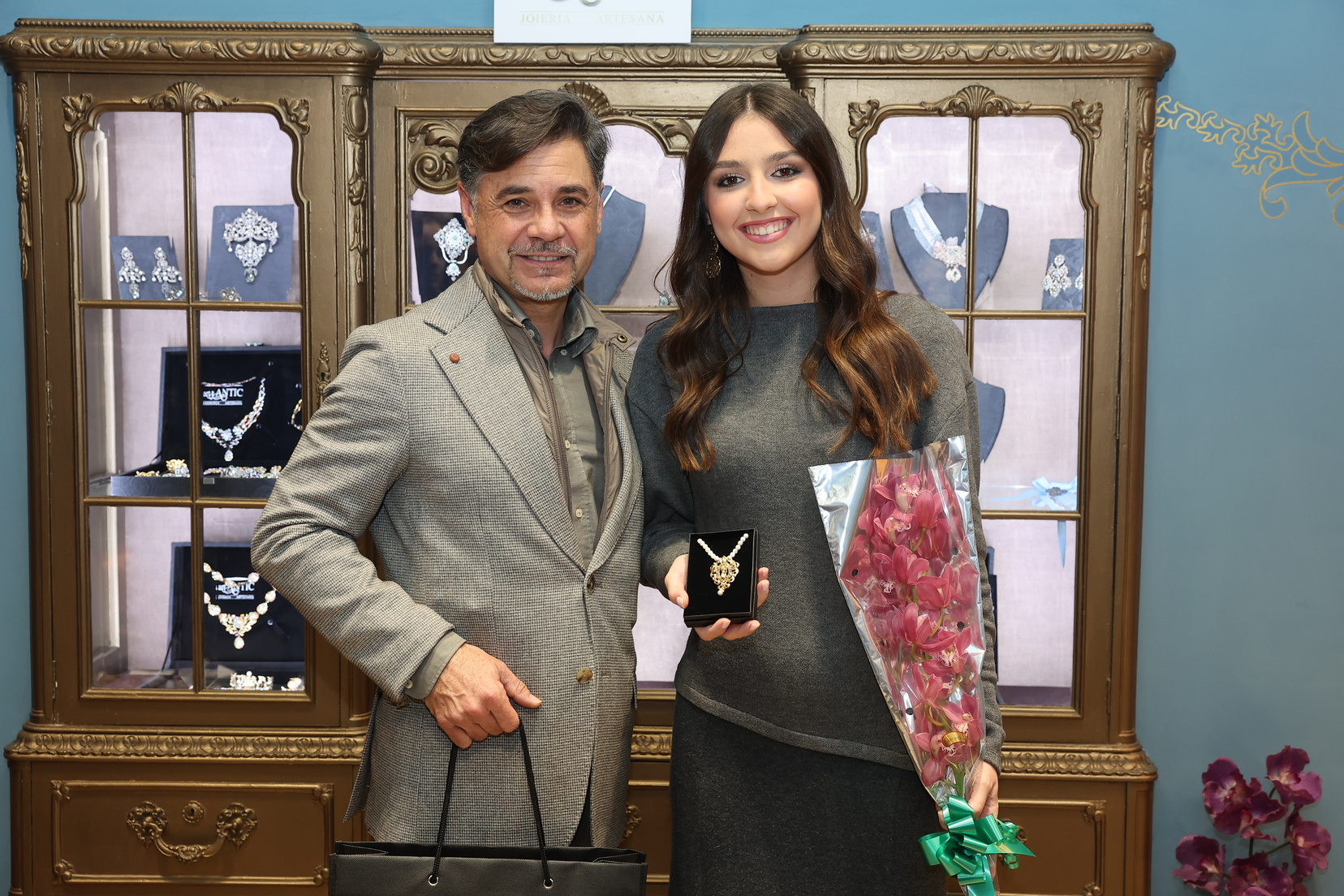 aderezos de fallera Valentia